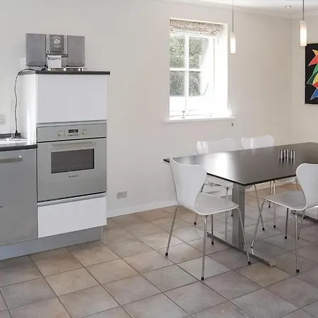Three-bedroom In Tatil Evi